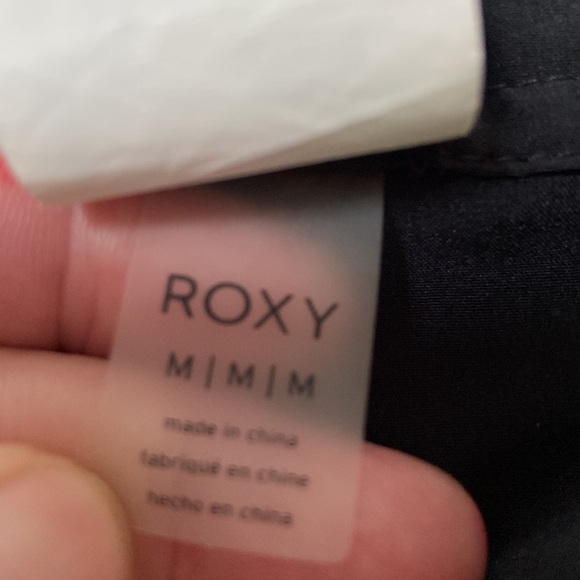 ROXY shorts size BLACK. Medium - Picture 10 of 11